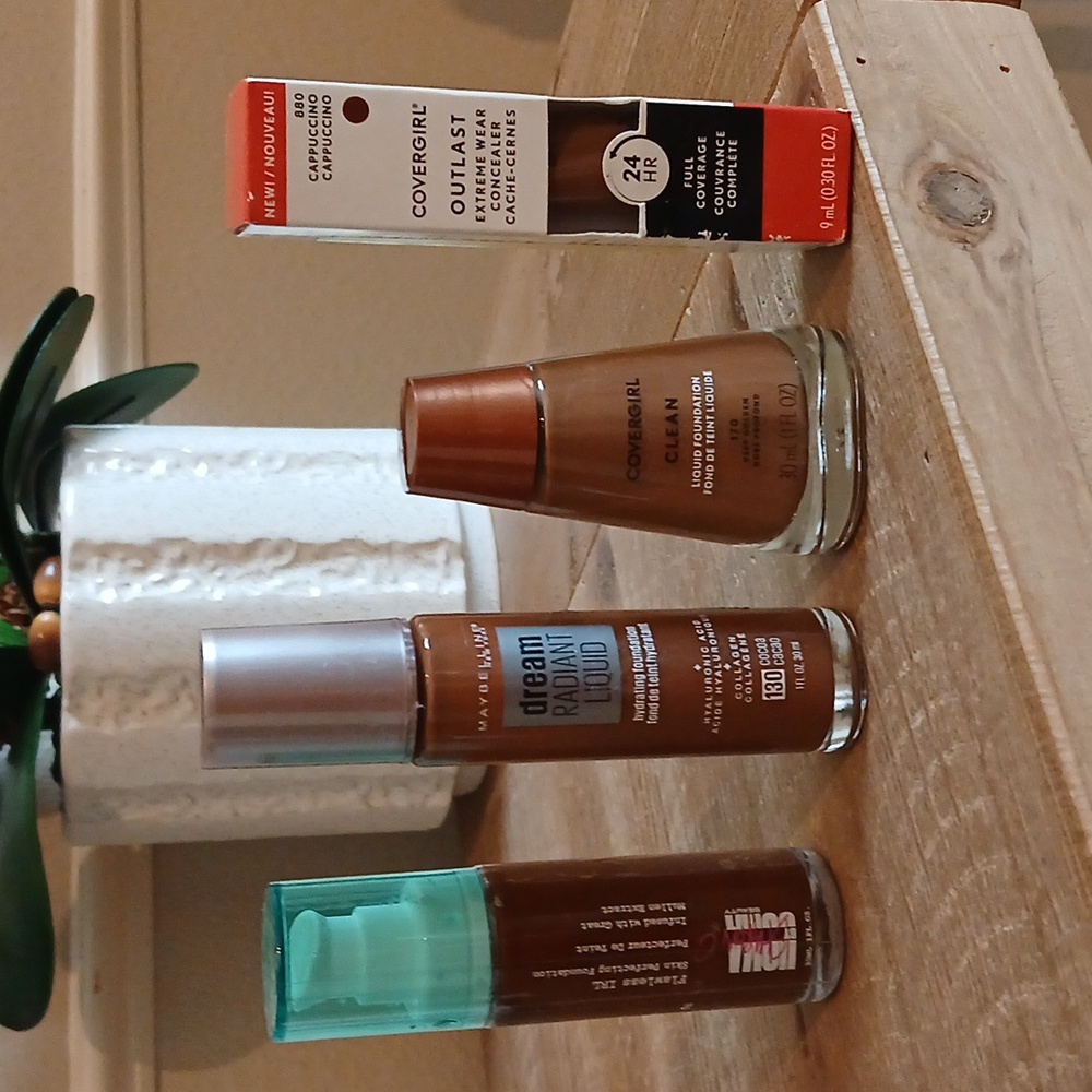 New Uoma, Covergirl, Maybelline Bundle Of 3 Foundation And Concealer Makeup - Picture 14 of 16